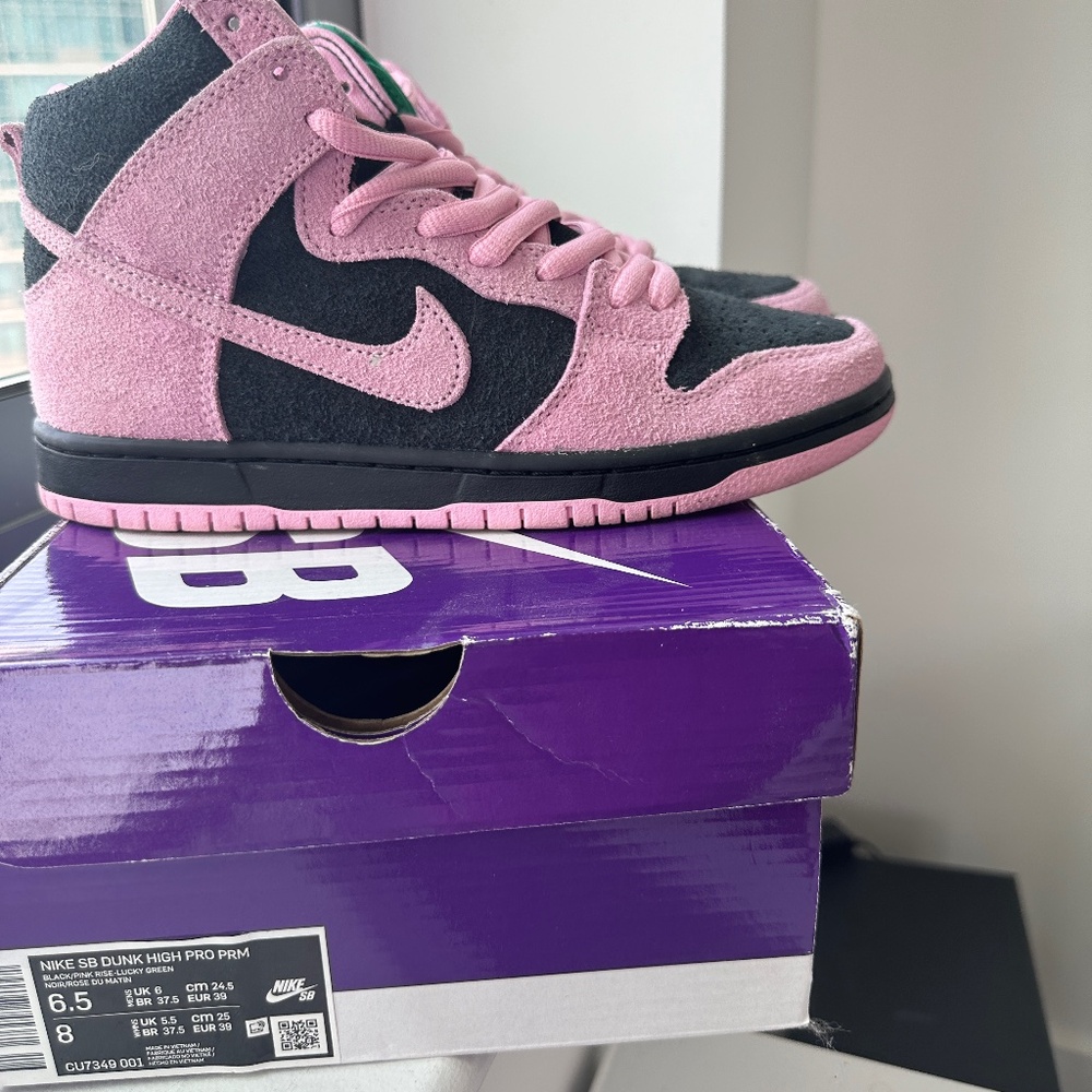 Nike Celtic dunks inverted size 6.5